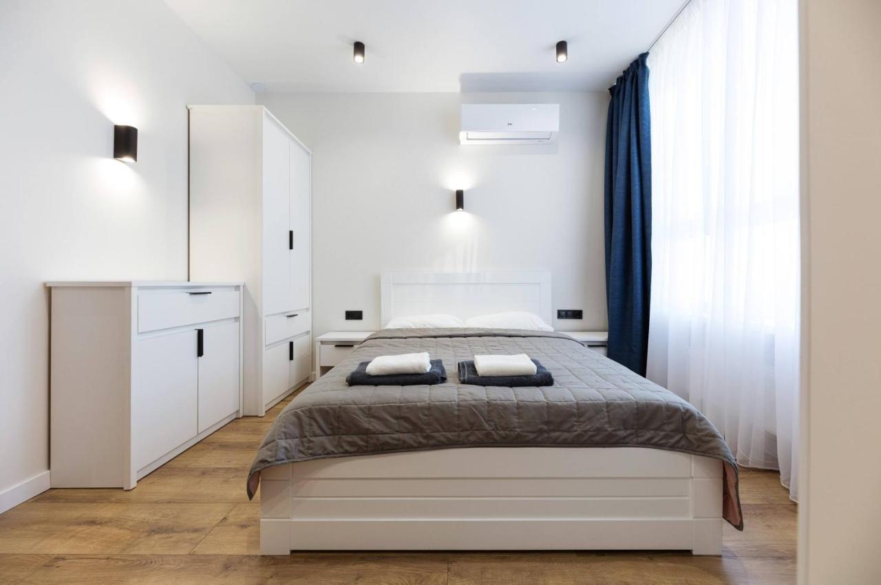 Appartement Квартири Люкс Метро Чернігівська à Kiev Extérieur photo